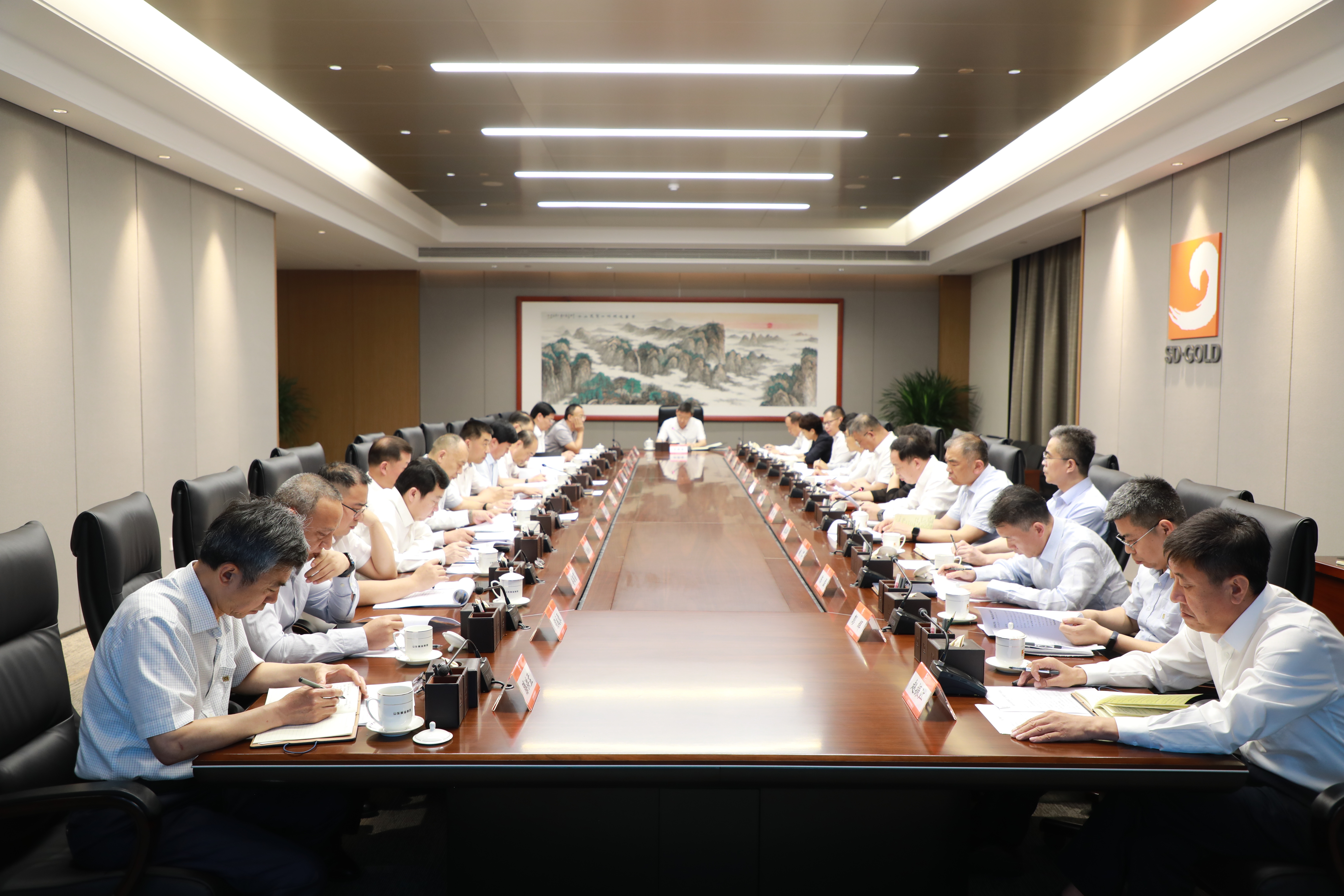集团召开总部各部室（中心）工作情况汇报会
