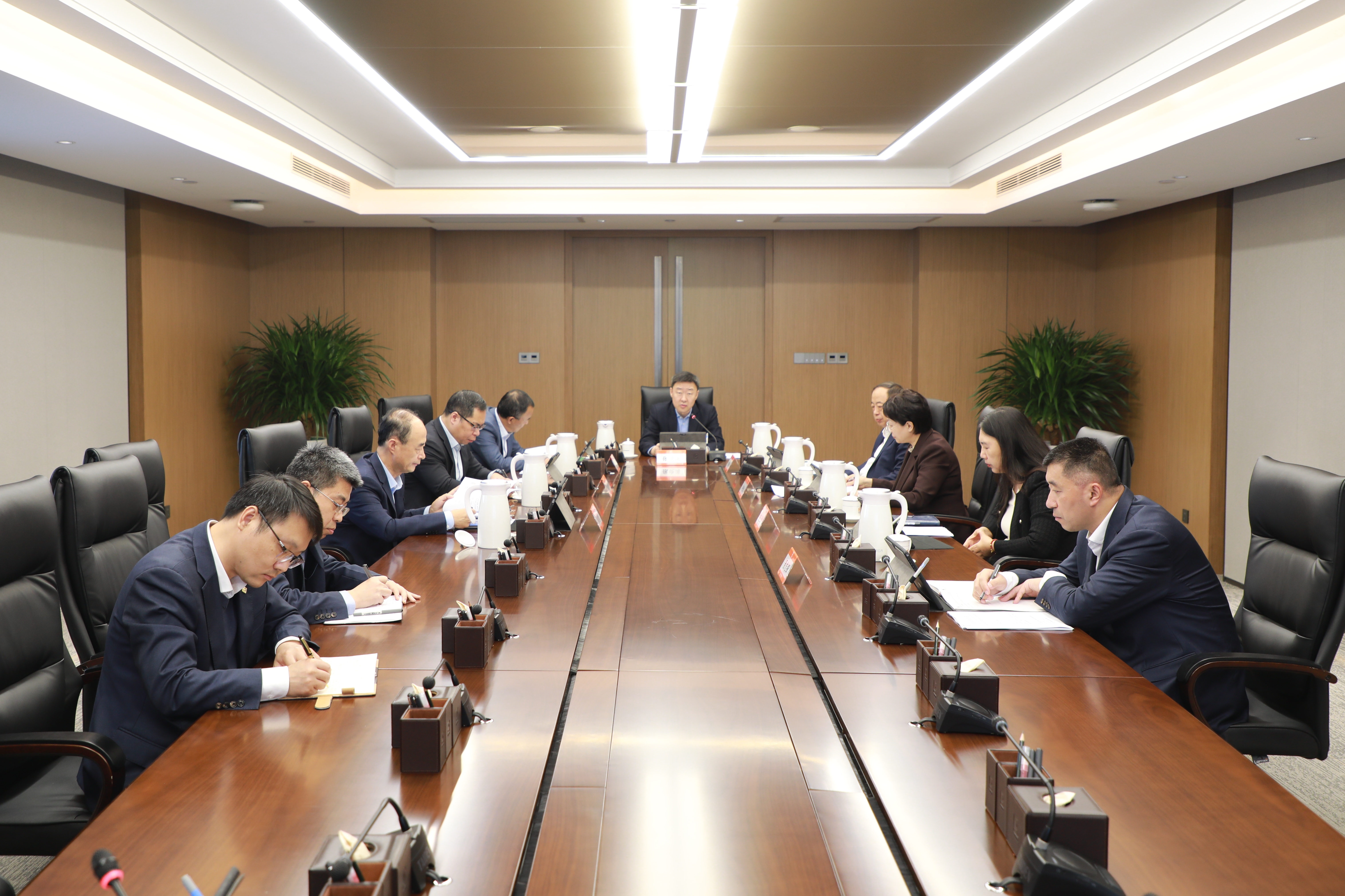 集团党委常委会召开会议 传达学习习近平总书记重要讲话精神 研究有关事项